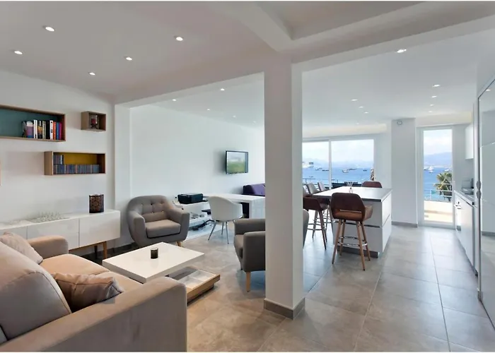 Lägenhet Ref 1229 - Croisette - Sea View For Rent *